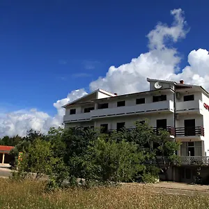 2* Gostinjska kuća Rajna